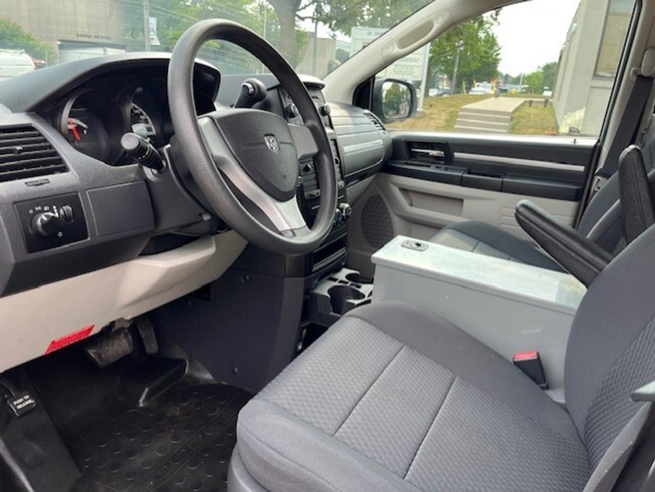 2010 Dodge Grand Caravan C/V-ONLY 39,000KM-1 OWNER-NO ACCIDENTS-CERTIFIED!! Photo