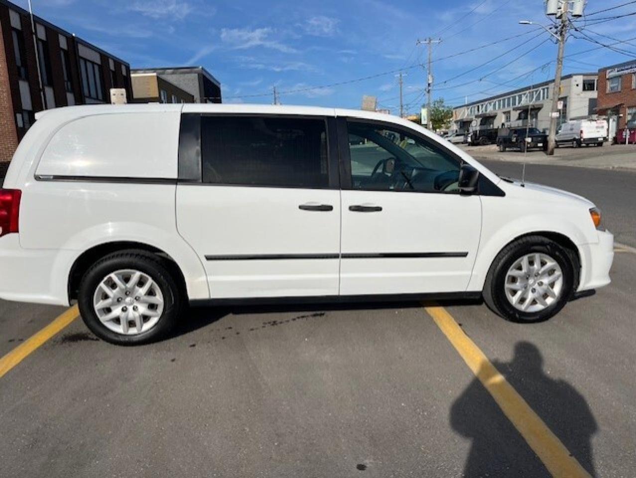 2014 RAM Cargo Van **ONLY 90,000KM-1 OWNER-BLUETOOTH-POWER INVERTER** Photo