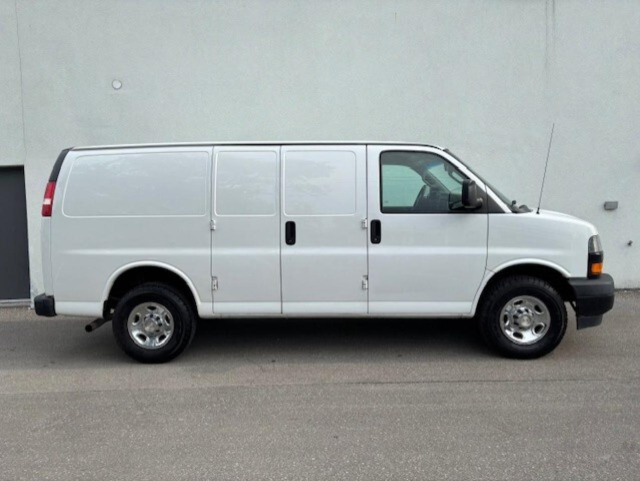 2018 Chevrolet Express 2500 **4.3L V6-NEW BRAKES-TIRES-CERTIFIED-FINANCE* Photo
