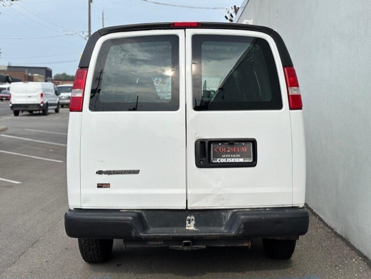 2018 Chevrolet Express 2500 **4.3L V6-NEW BRAKES-TIRES-CERTIFIED-FINANCE* Photo
