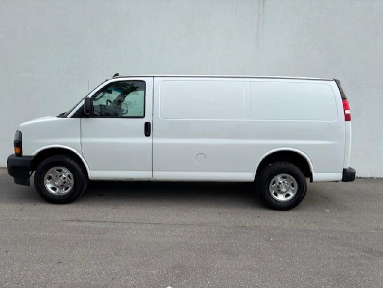 2018 Chevrolet Express 2500 **4.3L V6-NEW BRAKES-TIRES-CERTIFIED-FINANCE* Photo