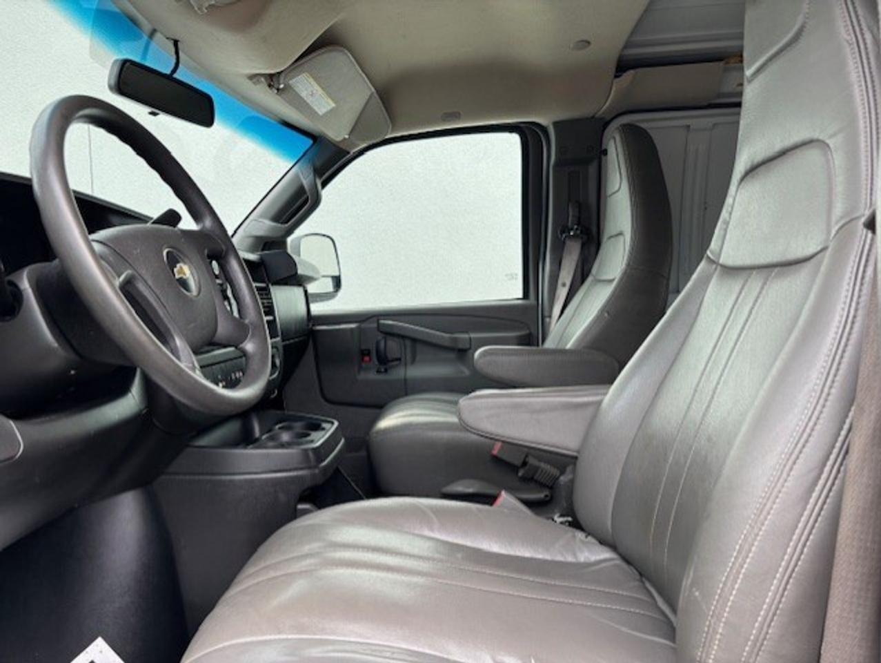 2018 Chevrolet Express 2500 **4.3L V6-NEW BRAKES-TIRES-CERTIFIED-FINANCE* Photo