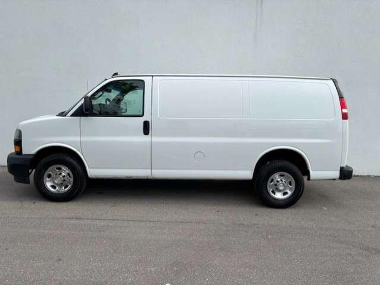 2018 Chevrolet Express 2500 2500 **4.3L V6-NEW BRAKES-TIRES-CERTIFIED-FINANCE* Photo5
