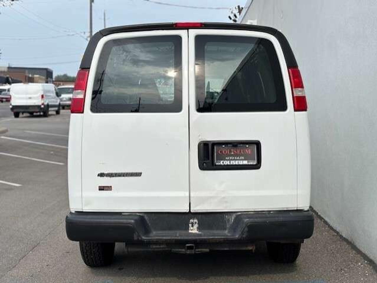 2018 Chevrolet Express 2500 2500 **4.3L V6-NEW BRAKES-TIRES-CERTIFIED-FINANCE* Photo