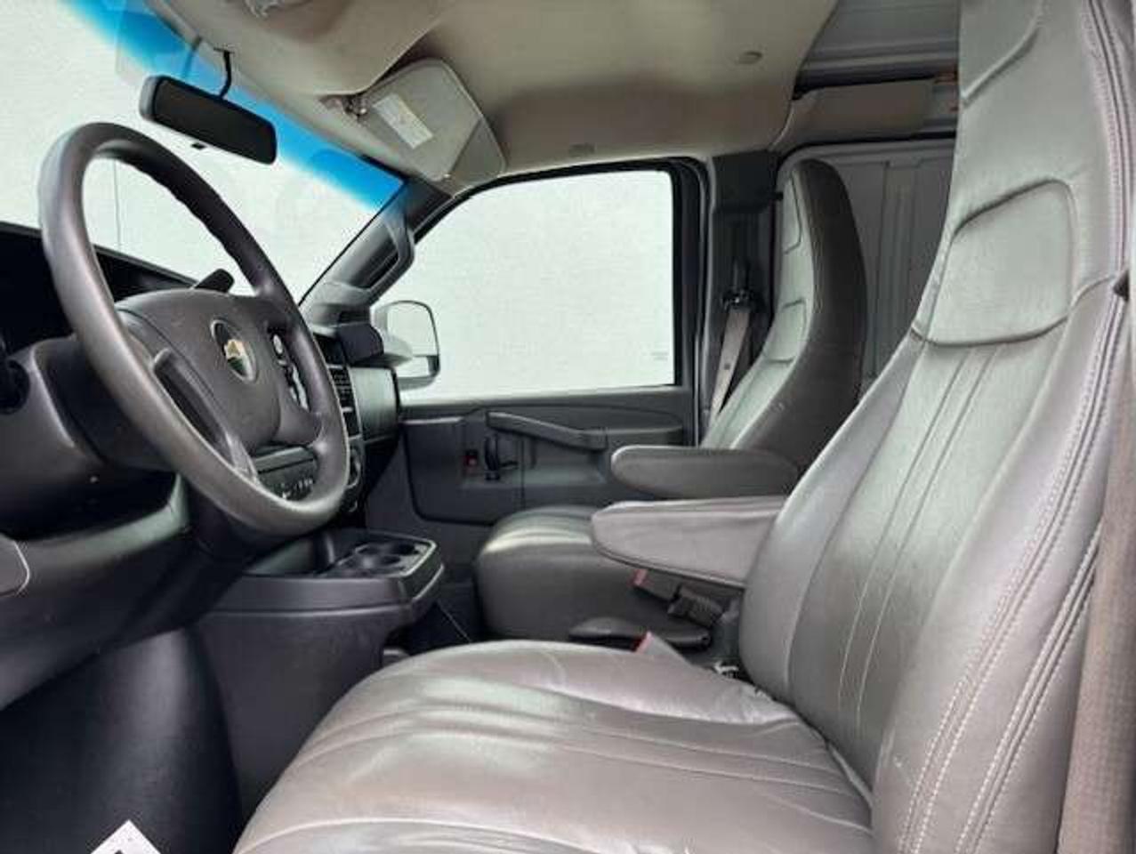 2018 Chevrolet Express 2500 2500 **4.3L V6-NEW BRAKES-TIRES-CERTIFIED-FINANCE* Photo