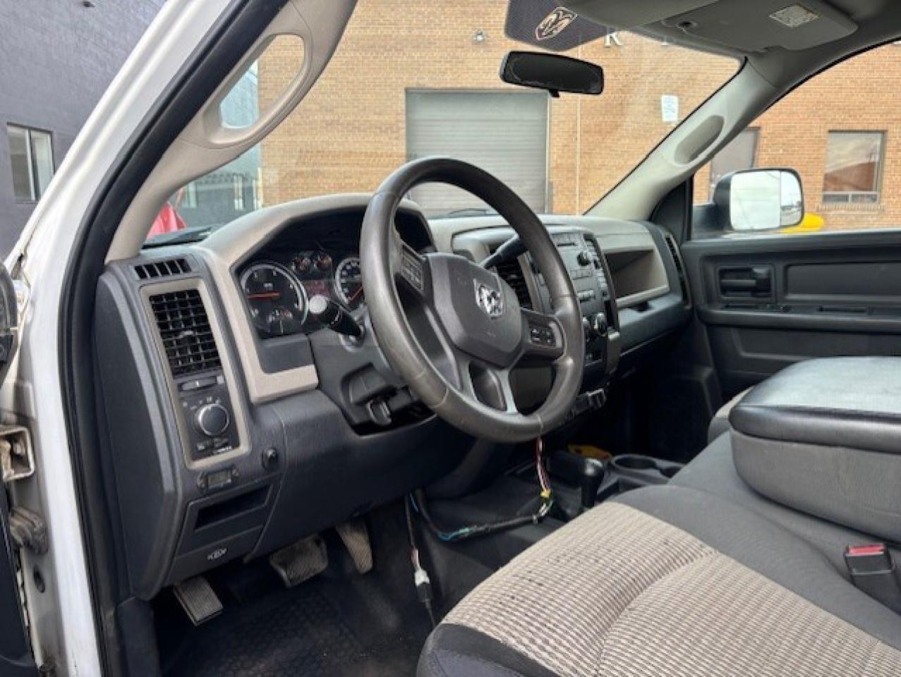 2012 RAM 2500 4WD 6.7L CUMMINS DIESEL **BOSS V SNOW PLOW-108KM** Photo
