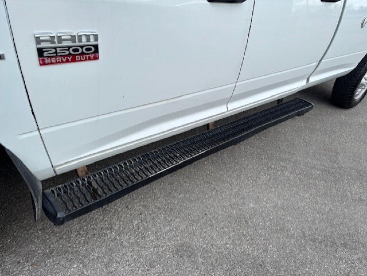 2012 RAM 2500 4WD 6.7L CUMMINS DIESEL **BOSS V SNOW PLOW-108KM** Photo