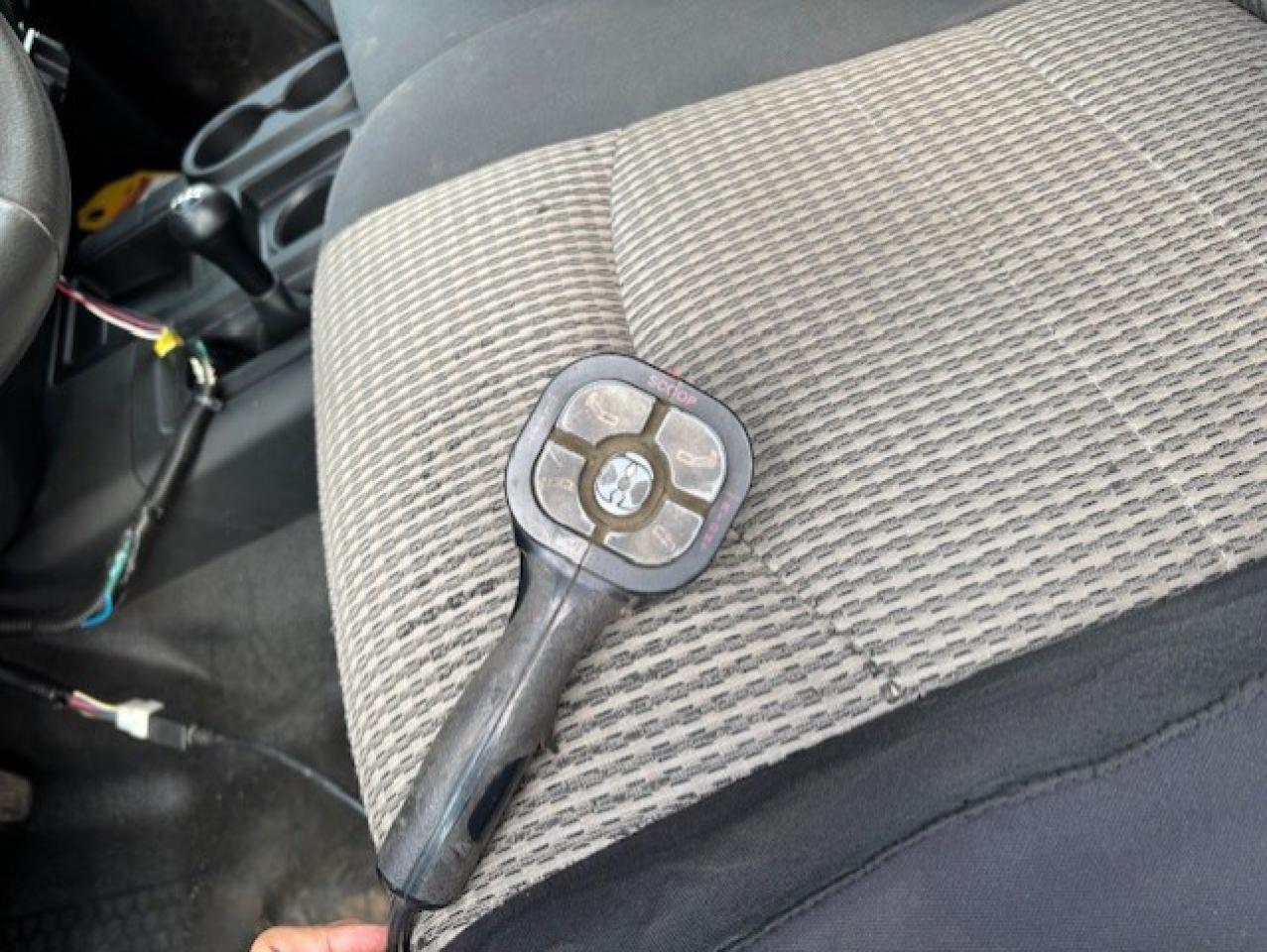 2012 RAM 2500 4WD 6.7L CUMMINS DIESEL **BOSS V SNOW PLOW-108KM** Photo