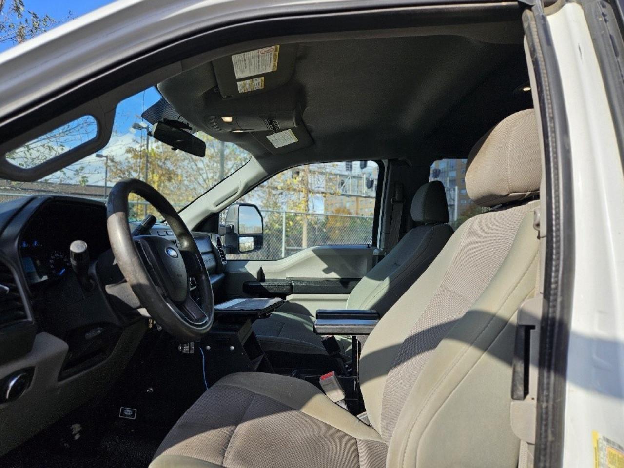 2017 Ford F-250 4WD SUPER CAB SHORT BOX-1 OWNER-CERTIFIED-NEW TIRE Photo