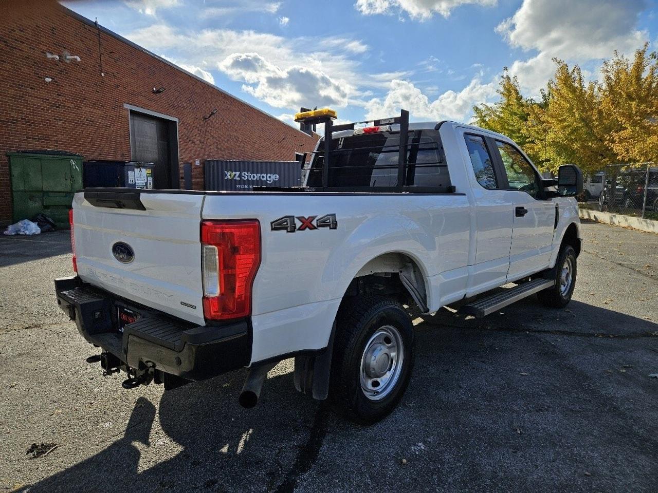 2017 Ford F-250 4WD SUPER CAB SHORT BOX-1 OWNER-CERTIFIED-NEW TIRE Photo4