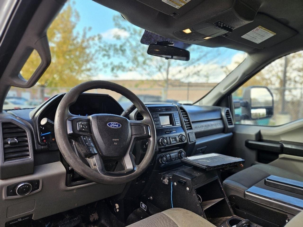 2017 Ford F-250 4WD SUPER CAB SHORT BOX-1 OWNER-CERTIFIED-NEW TIRE Photo