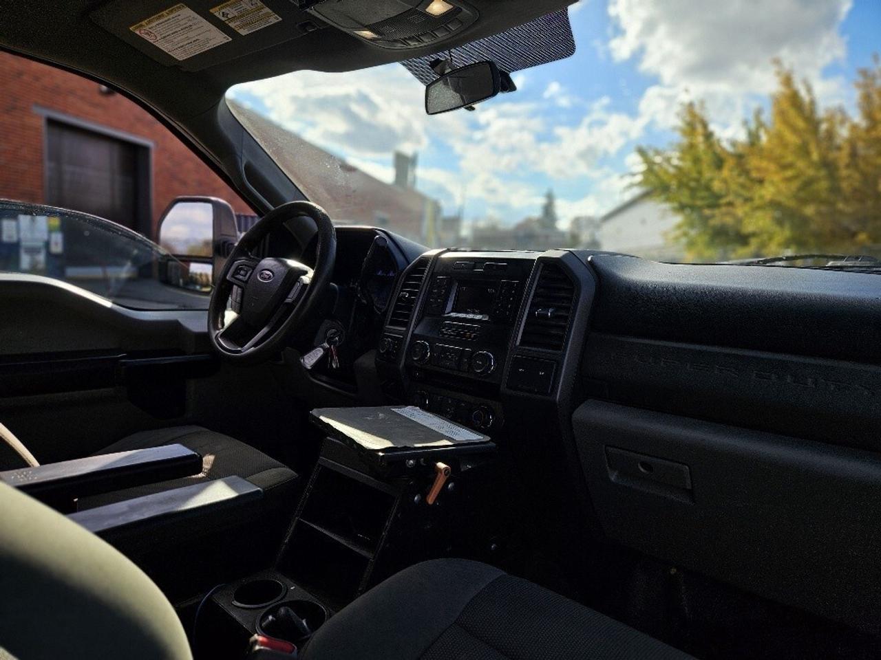 2017 Ford F-250 4WD SUPER CAB SHORT BOX-1 OWNER-CERTIFIED-NEW TIRE Photo