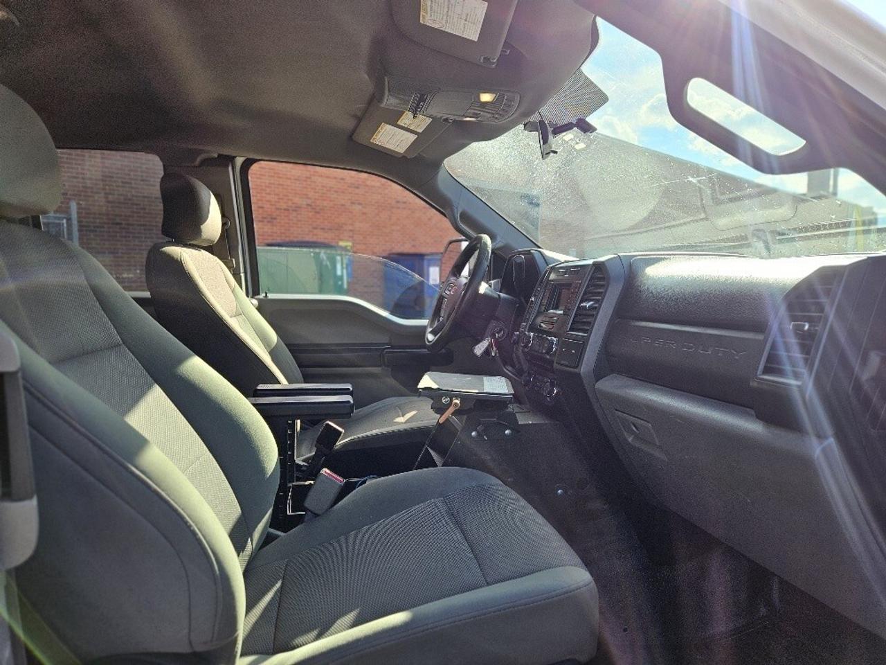 2017 Ford F-250 4WD SUPER CAB SHORT BOX-1 OWNER-CERTIFIED-NEW TIRE Photo