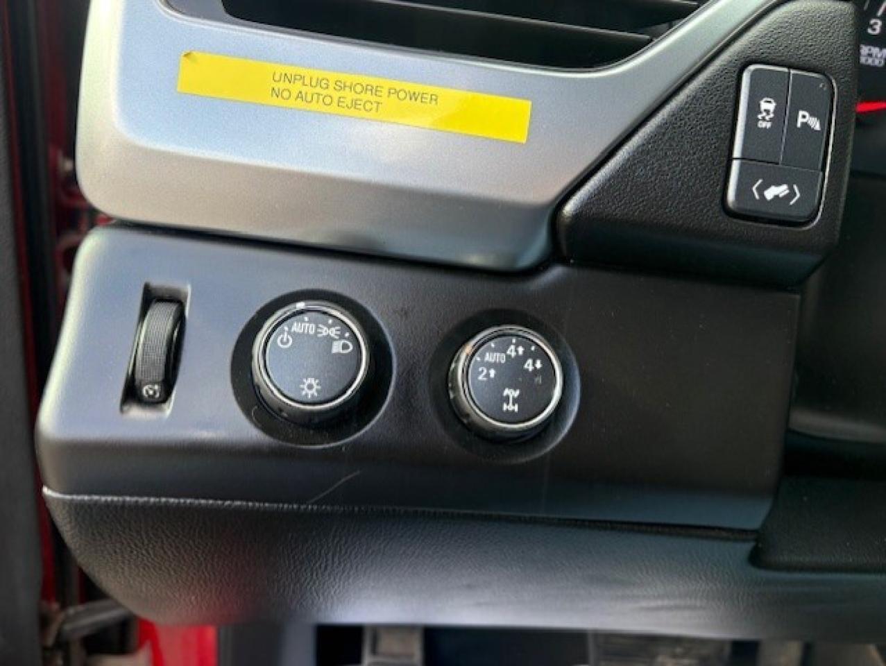 2016 Chevrolet Tahoe 4WD **FIRE CHIEF'S TRUCK-FULL SERVICE HISTORY** Photo