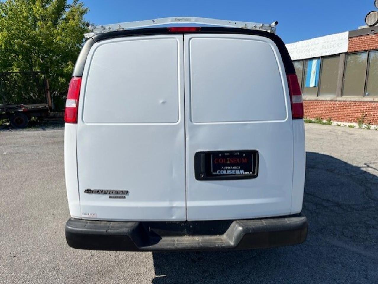 2016 Chevrolet Express 2500 EXTENDED **LADDER RACKS-NO WINDOWS ALL AROUND** Photo3