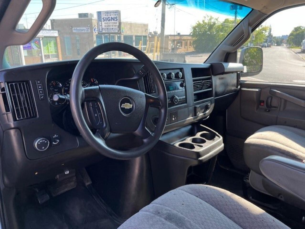 2016 Chevrolet Express 2500 EXTENDED **LADDER RACKS-NO WINDOWS ALL AROUND** Photo