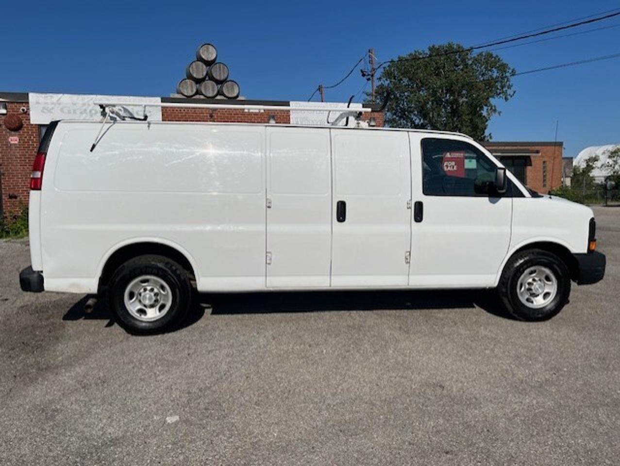 2016 Chevrolet Express 2500 EXTENDED **LADDER RACKS-NO WINDOWS ALL AROUND** Photo
