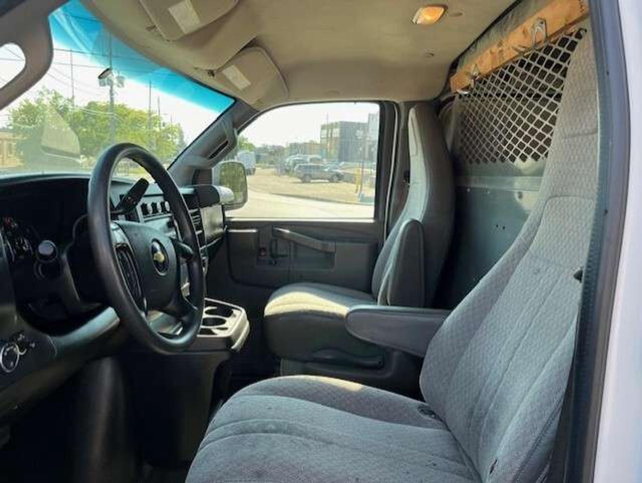 2016 Chevrolet Express 2500 EXTENDED **LADDER RACKS-NO WINDOWS ALL AROUND** Photo