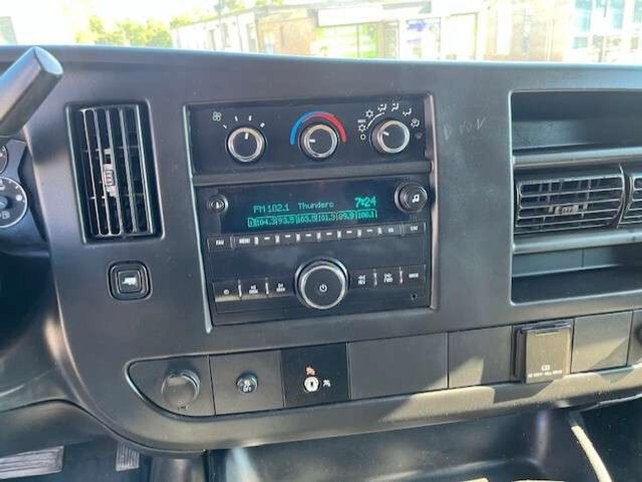 2016 Chevrolet Express 2500 EXTENDED **LADDER RACKS-NO WINDOWS ALL AROUND** Photo