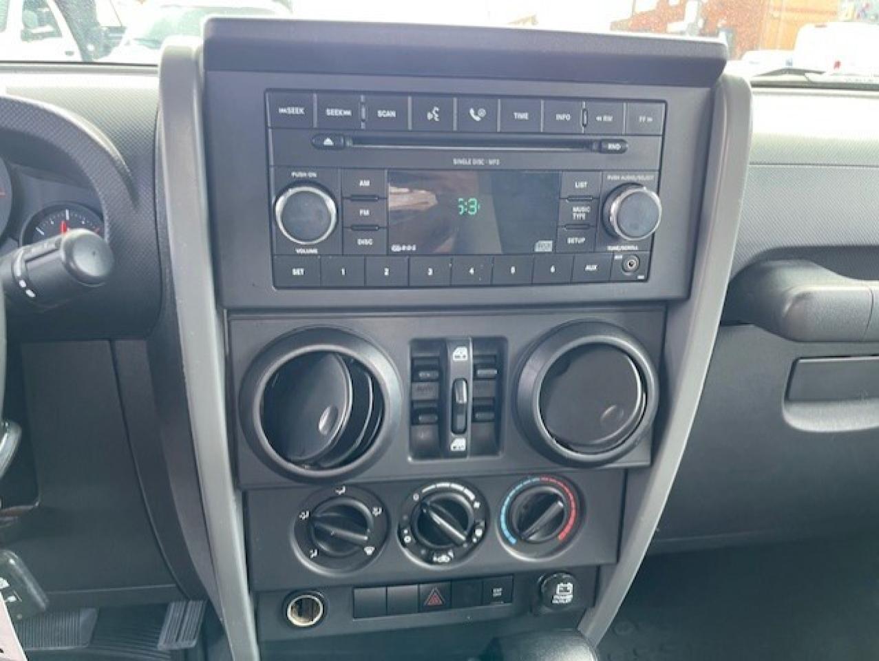 2007 Jeep Wrangler 4WD 4 DR UNLIMITED X **AUTOMATIC-HARD/SOFT TOPS** Photo