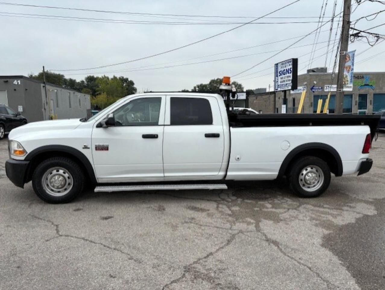 2011 RAM 2500 6.7L CUMMINS DIESEL **POWER DUMP BOX** CREW CAB!! Photo