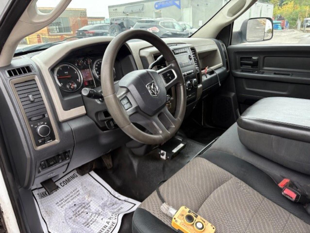 2011 RAM 2500 6.7L CUMMINS DIESEL **POWER DUMP BOX** CREW CAB!! Photo