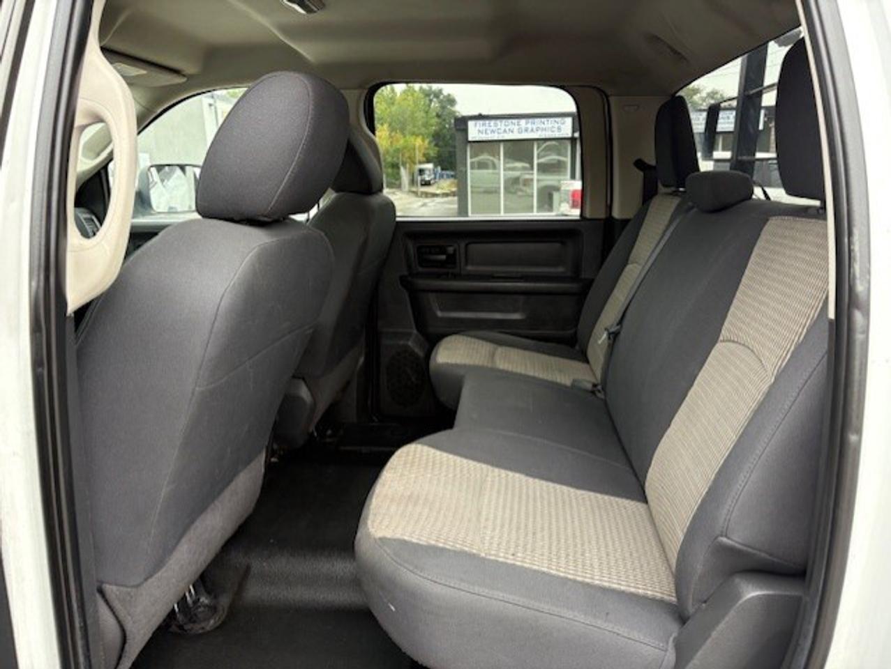 2011 RAM 2500 6.7L CUMMINS DIESEL **POWER DUMP BOX** CREW CAB!! Photo