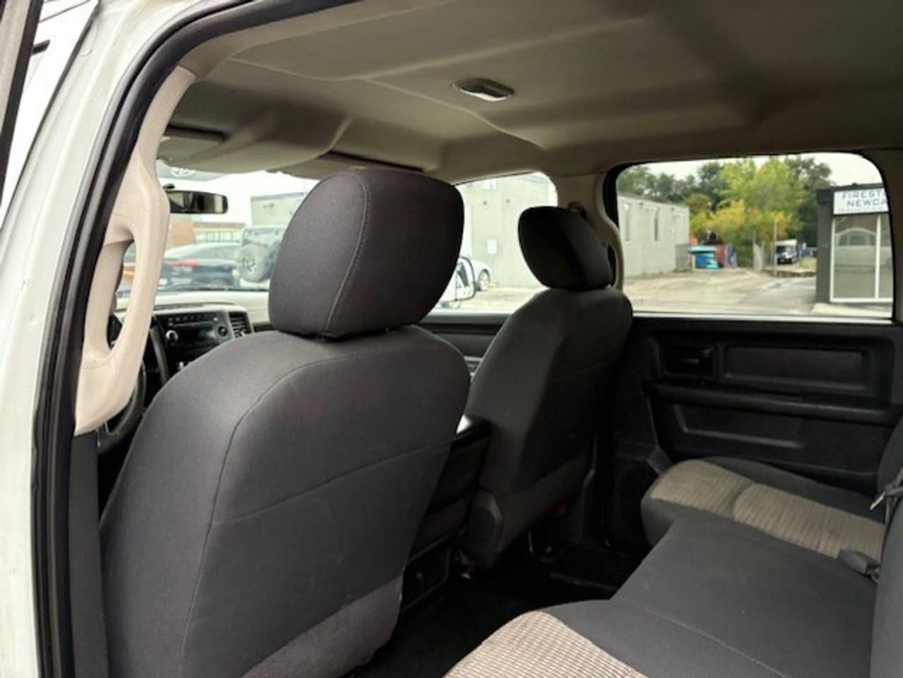 2011 RAM 2500 6.7L CUMMINS DIESEL **POWER DUMP BOX** CREW CAB!! Photo