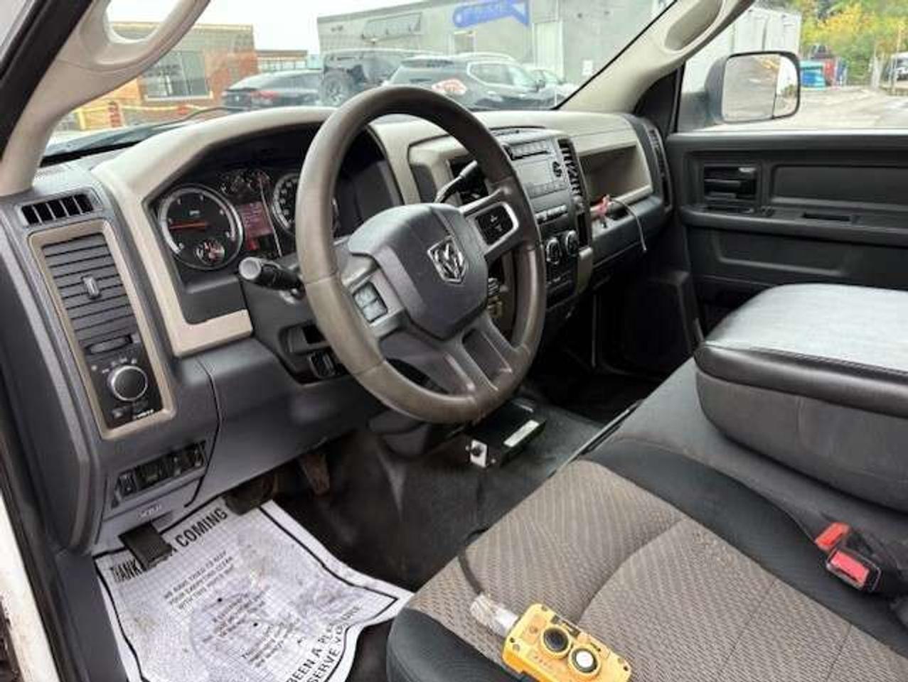 2011 RAM 2500 6.7L CUMMINS DIESEL **POWER DUMP BOX** CREW CAB!! Photo