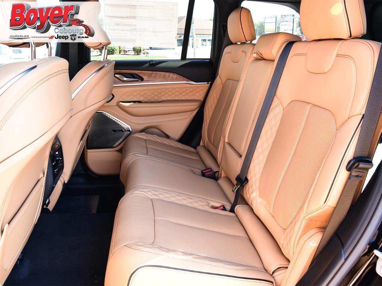 2025 Jeep Grand Cherokee Summit Was MSRP $91,130 DUAL-PANE PANORAMIC SUNROO Photo