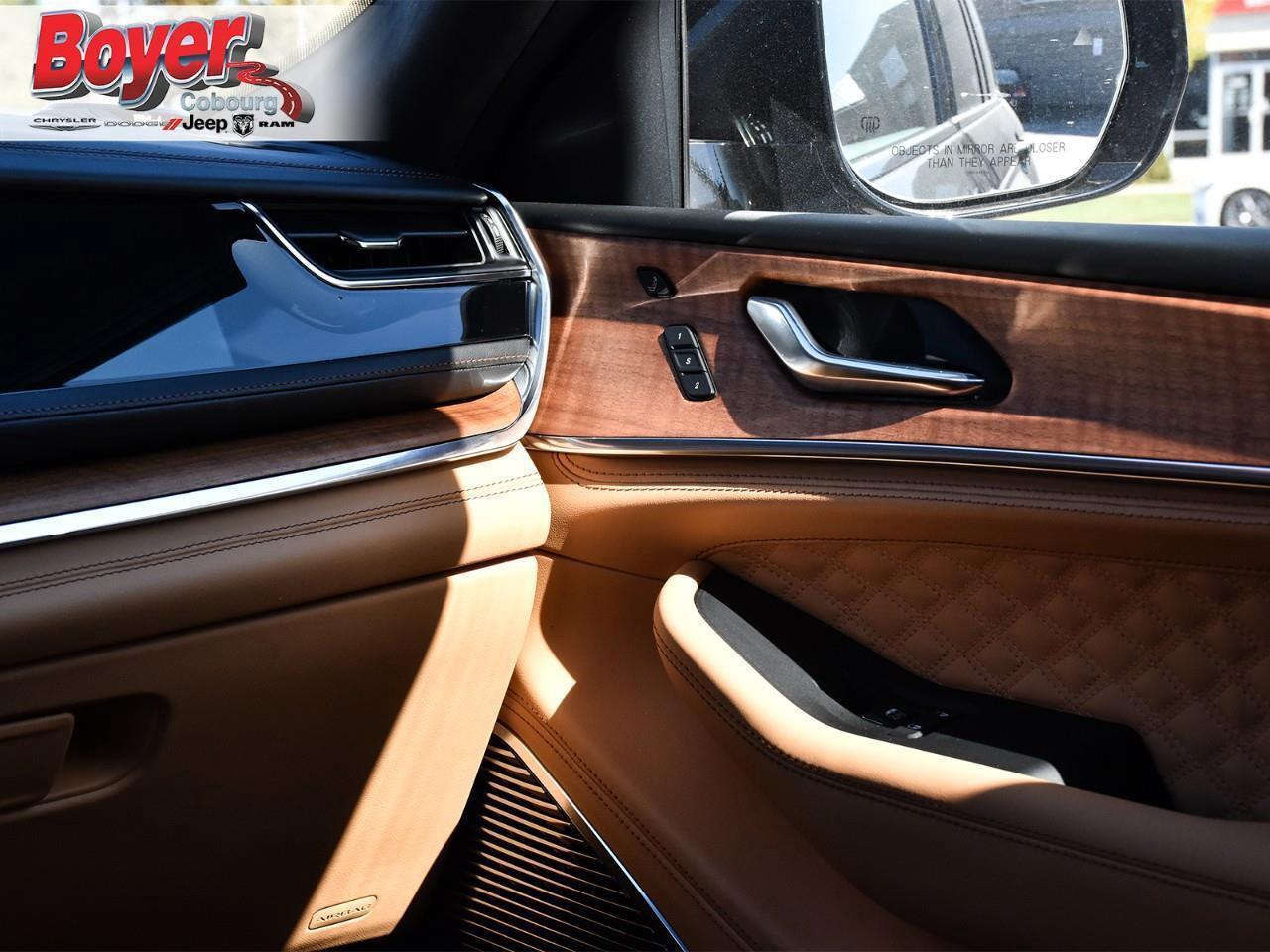 2025 Jeep Grand Cherokee Summit Was MSRP $91,130 DUAL-PANE PANORAMIC SUNROO Photo
