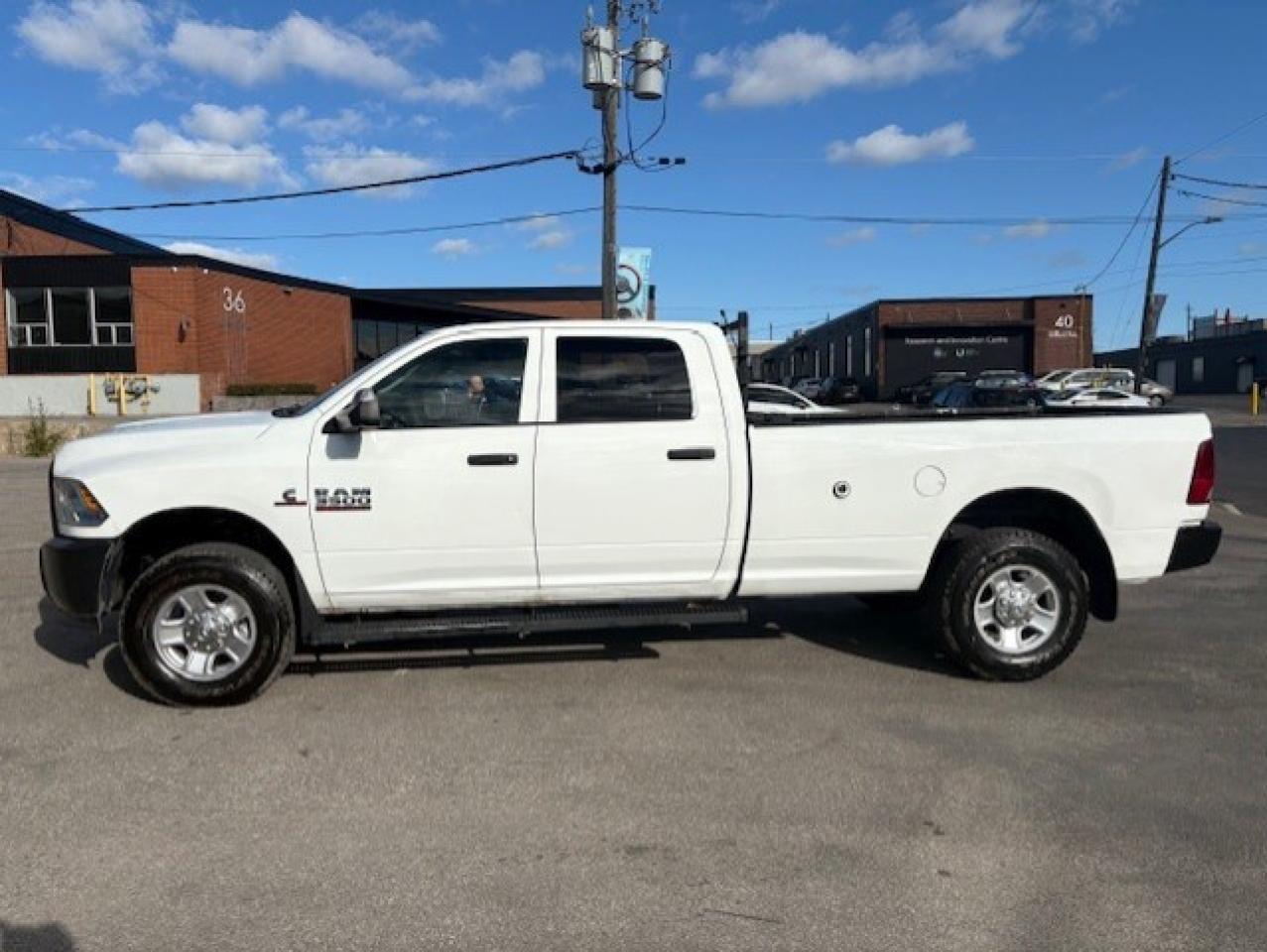 2016 RAM 3500 4WD 6.7L CUMMINS DIESEL-CREW CAB-LONG BOX-ONLY 73K Photo