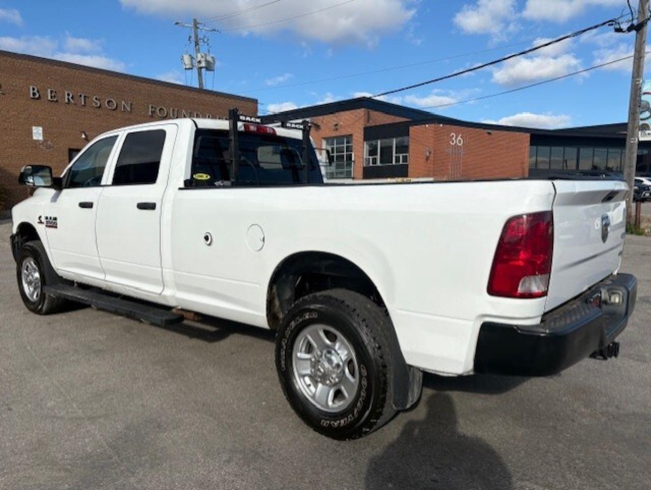 2016 RAM 3500 4WD 6.7L CUMMINS DIESEL-CREW CAB-LONG BOX-ONLY 73K Photo