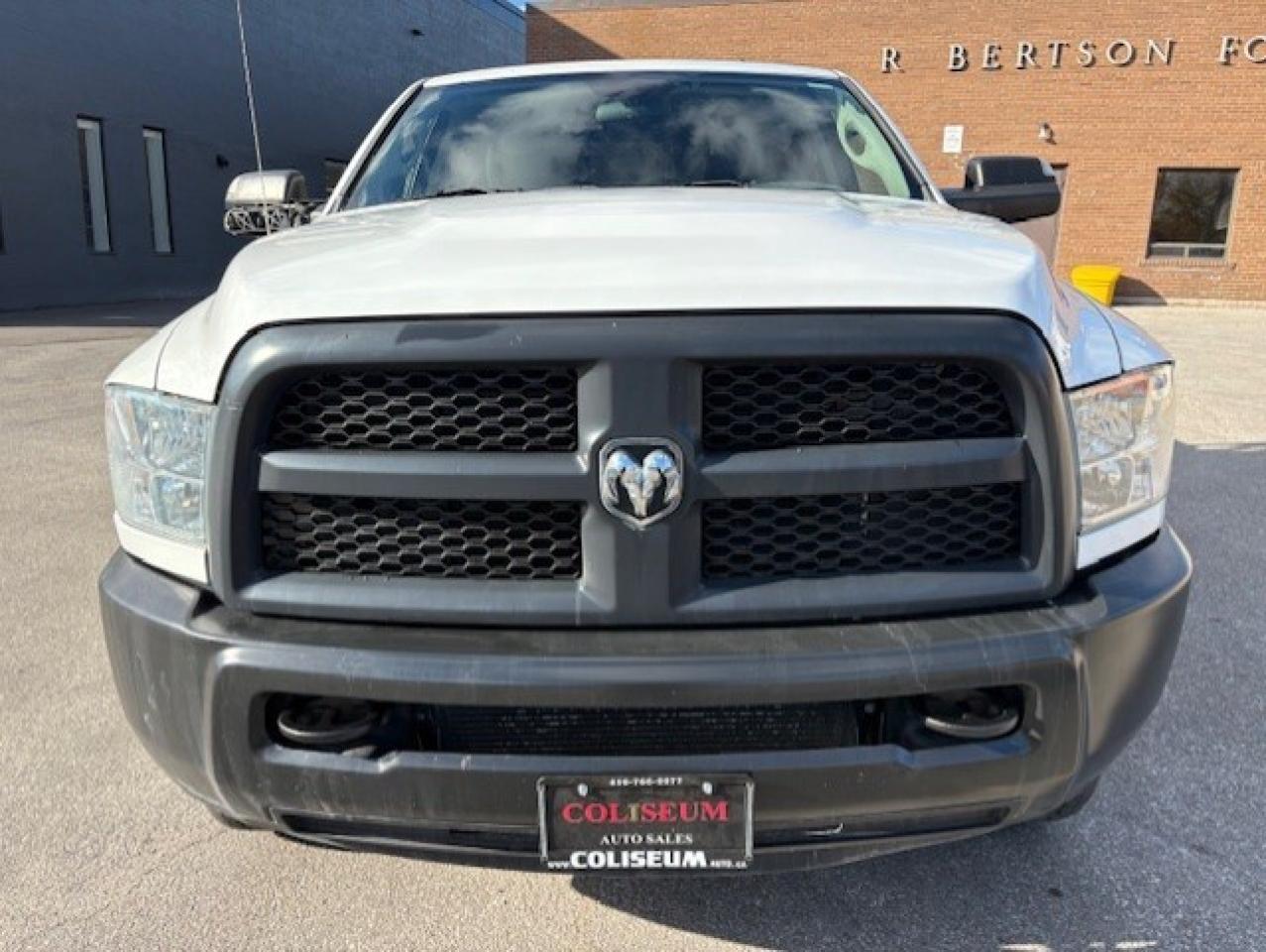 2016 RAM 3500 4WD 6.7L CUMMINS DIESEL-CREW CAB-LONG BOX-ONLY 73K Photo