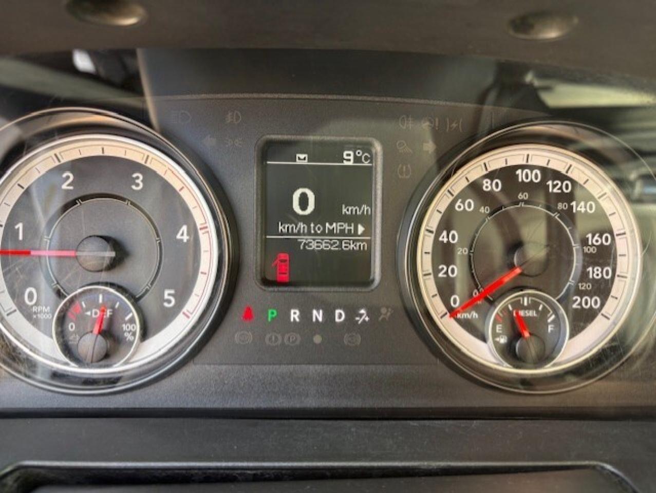 2016 RAM 3500 4WD 6.7L CUMMINS DIESEL-CREW CAB-LONG BOX-ONLY 73K Photo