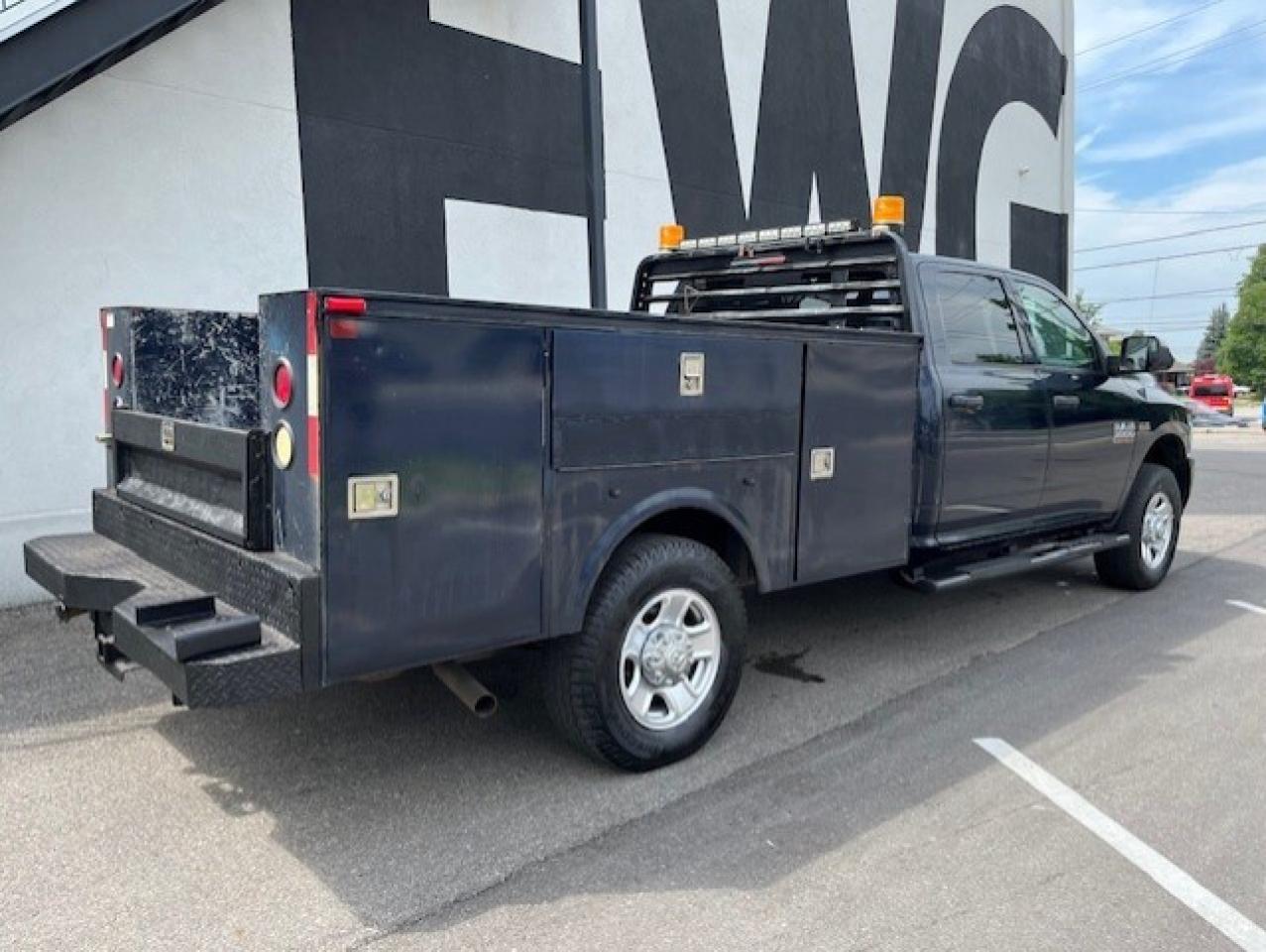 2014 RAM 3500 4WD 5.7L V8 HEMI CREW CAB **SERVICE UTILTY BOX** Photo