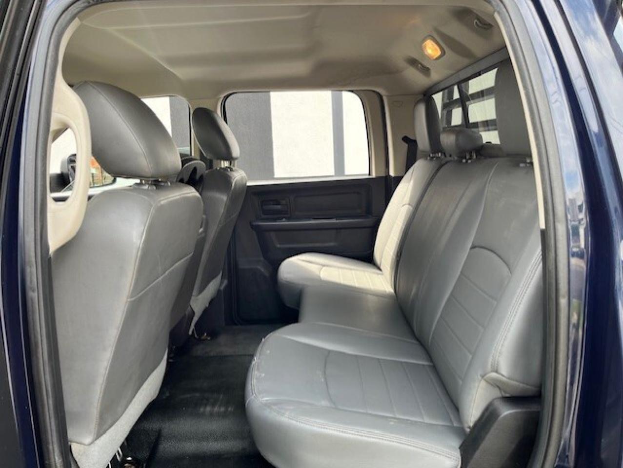 2014 RAM 3500 4WD 5.7L V8 HEMI CREW CAB **SERVICE UTILTY BOX** Photo