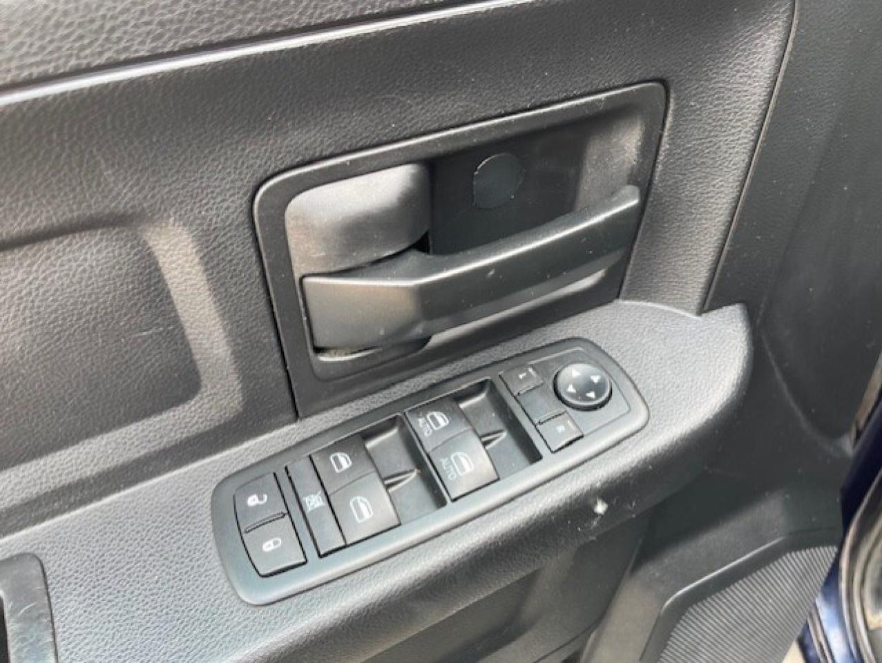 2014 RAM 3500 4WD 5.7L V8 HEMI CREW CAB **SERVICE UTILTY BOX** Photo