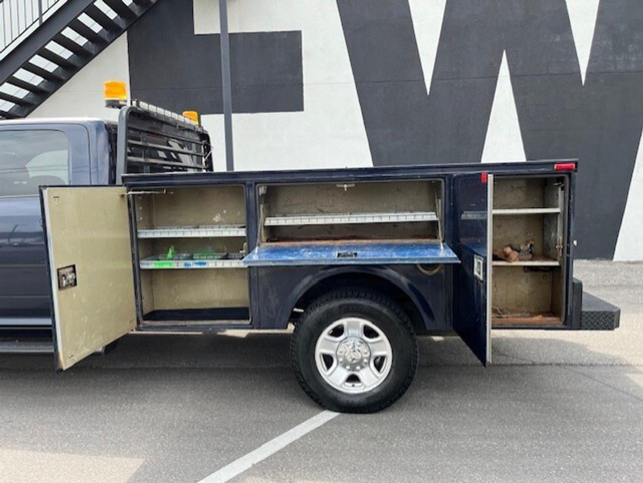 2014 RAM 3500 4WD 5.7L V8 HEMI CREW CAB **SERVICE UTILTY BOX** Photo