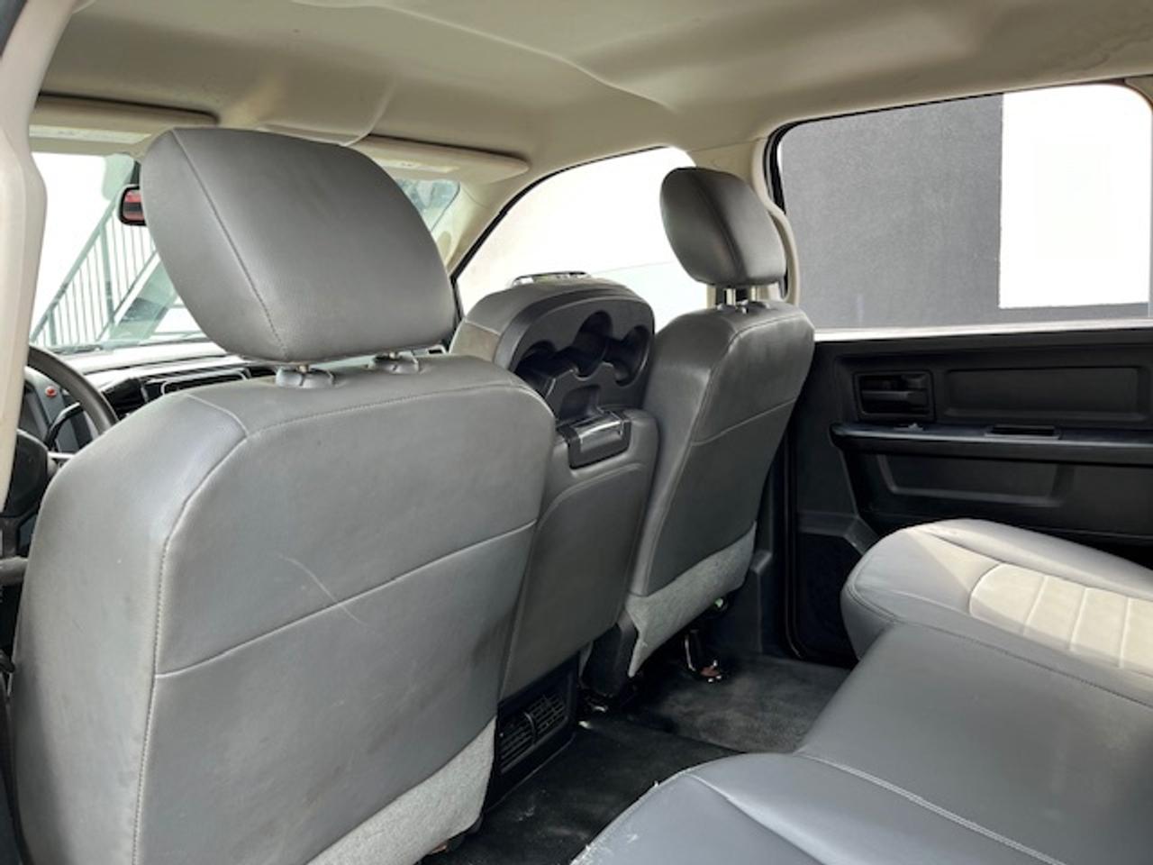 2014 RAM 3500 4WD 5.7L V8 HEMI CREW CAB **SERVICE UTILTY BOX** Photo