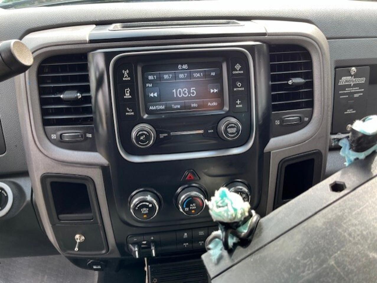 2014 RAM 3500 4WD 5.7L V8 HEMI CREW CAB **SERVICE UTILTY BOX** Photo