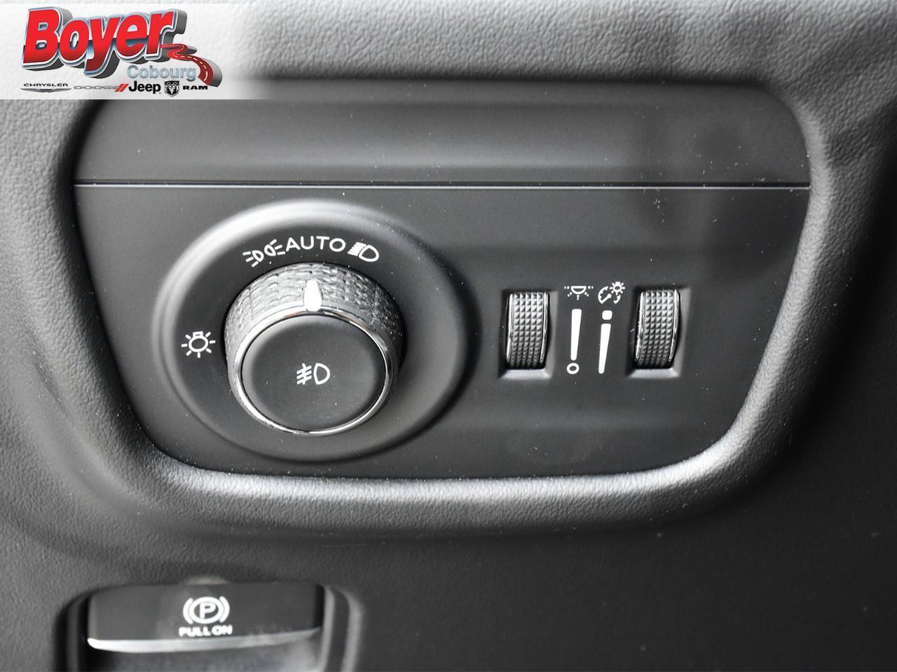 2022 Jeep Grand Cherokee Summit Photo