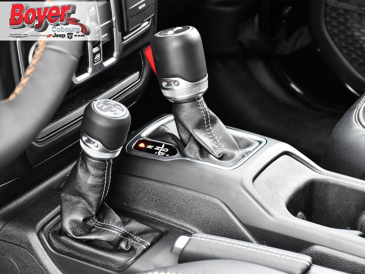 2025 Jeep Wrangler Sahara WAS MSRP $77580 SKYROOF ONE-TOUCH POWER ROO Photo