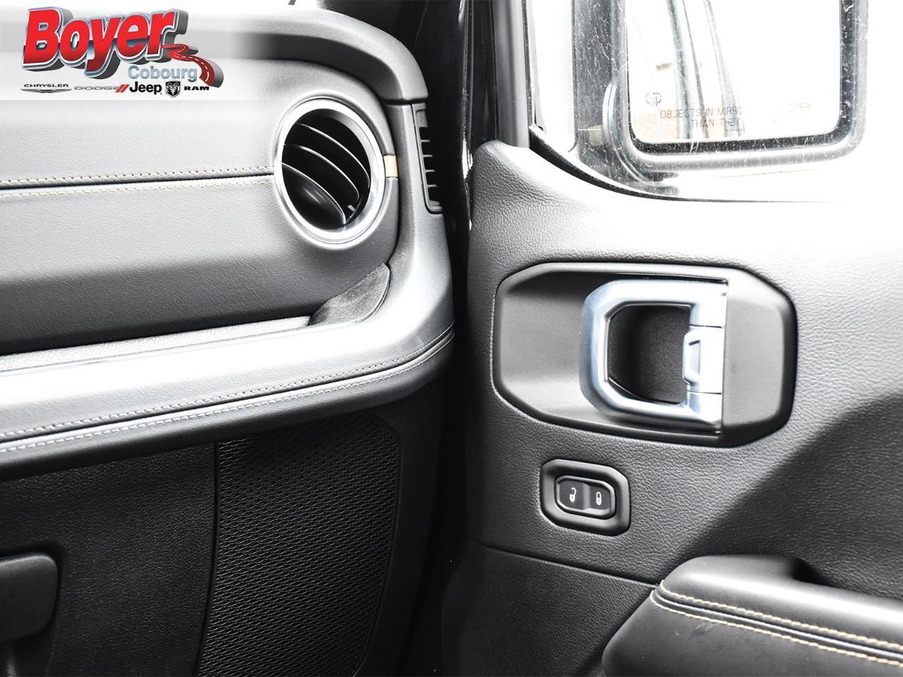 2025 Jeep Wrangler Sahara WAS MSRP $77580 SKYROOF ONE-TOUCH POWER ROO Photo