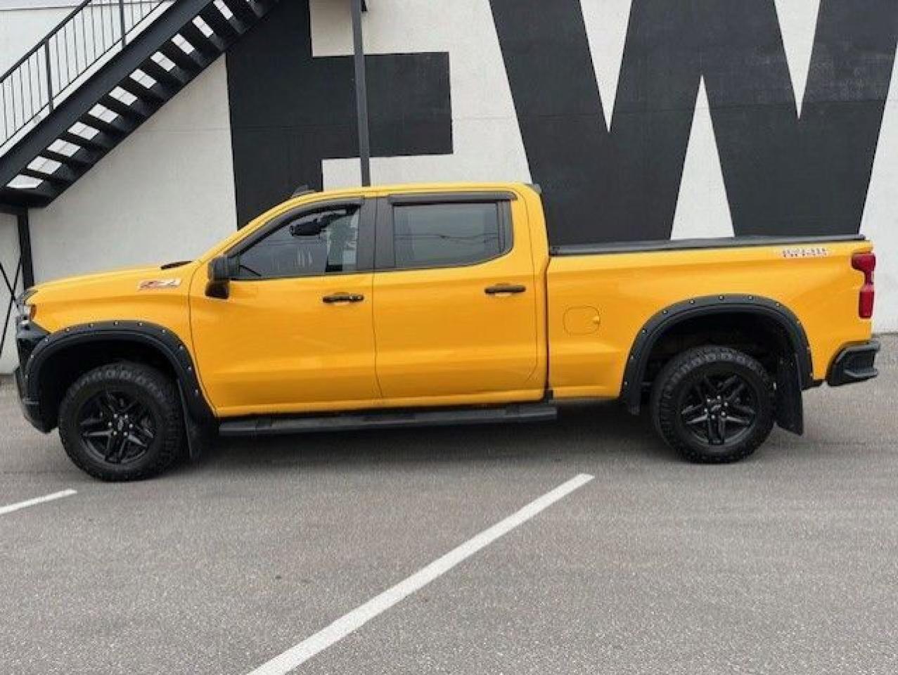 2022 Chevrolet Silverado 1500 LTD LT TRAIL BOSS Z71 4X4 CUSTOM-CREW CAB-NEW TIRES!! Photo