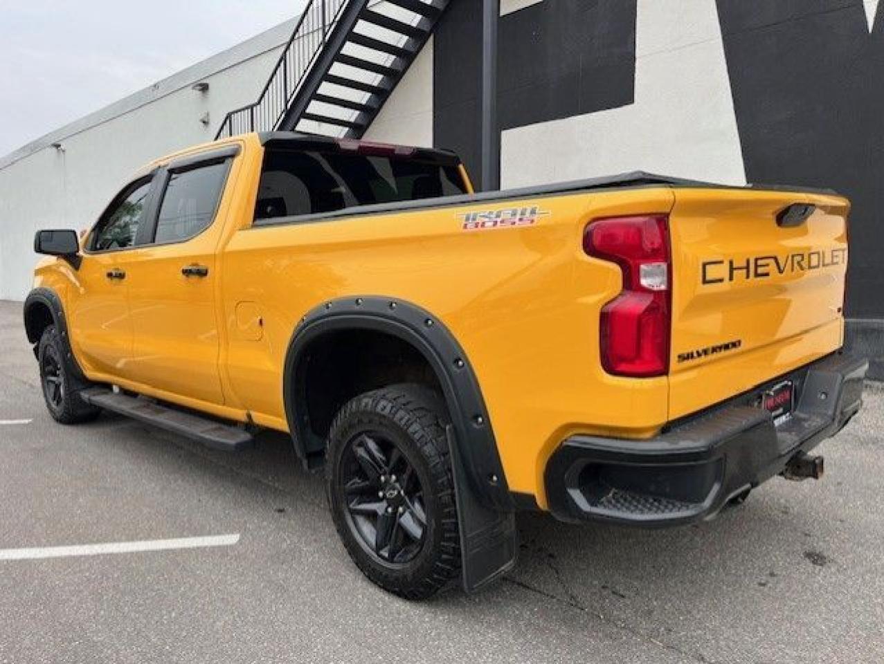 2022 Chevrolet Silverado 1500 LTD LT TRAIL BOSS Z71 4X4 CUSTOM-CREW CAB-NEW TIRES!! Photo