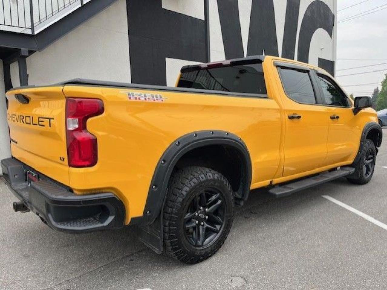 2022 Chevrolet Silverado 1500 LTD LT TRAIL BOSS Z71 4X4 CUSTOM-CREW CAB-NEW TIRES!! Photo