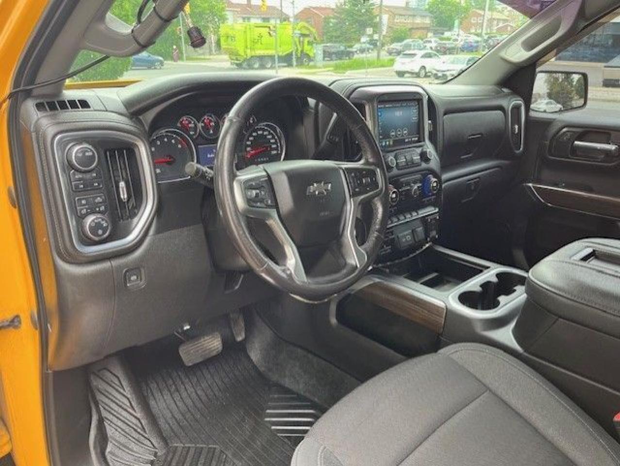 2022 Chevrolet Silverado 1500 LTD LT TRAIL BOSS Z71 4X4 CUSTOM-CREW CAB-NEW TIRES!! Photo