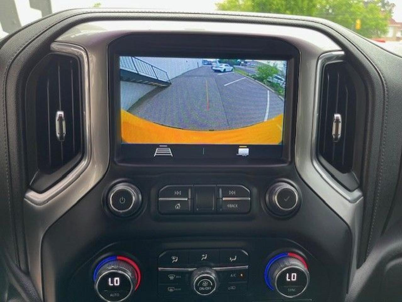 2022 Chevrolet Silverado 1500 LTD LT TRAIL BOSS Z71 4X4 CUSTOM-CREW CAB-NEW TIRES!! Photo