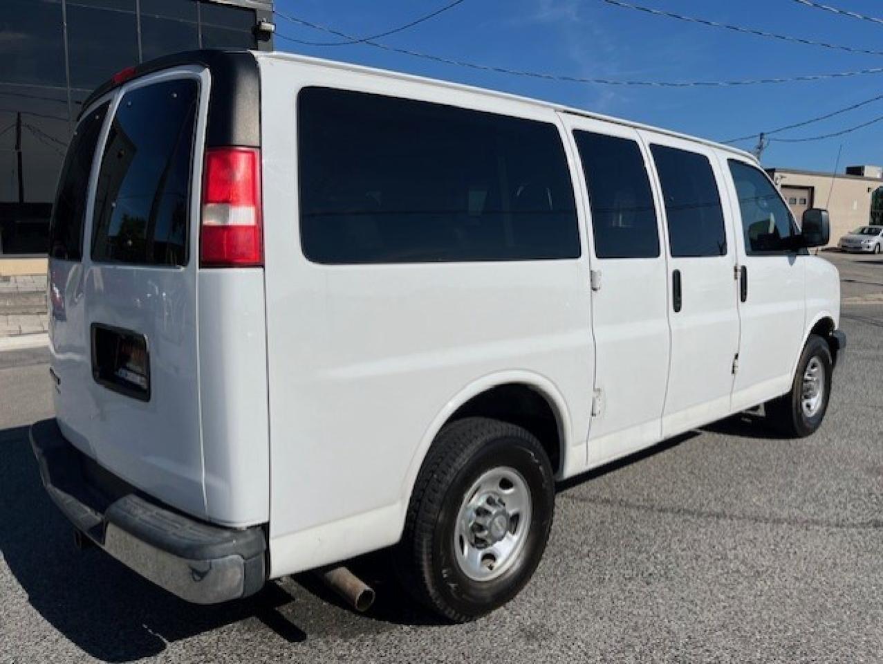 2015 Chevrolet Express Passenger 2500 LT **12 PASSENGER-NEW BRAKES-TIRES-CERTIFIED* Photo